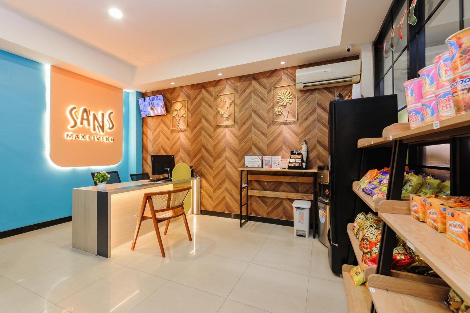 Sans Hotel Max Living Cengkareng Jakarta Bagian luar foto