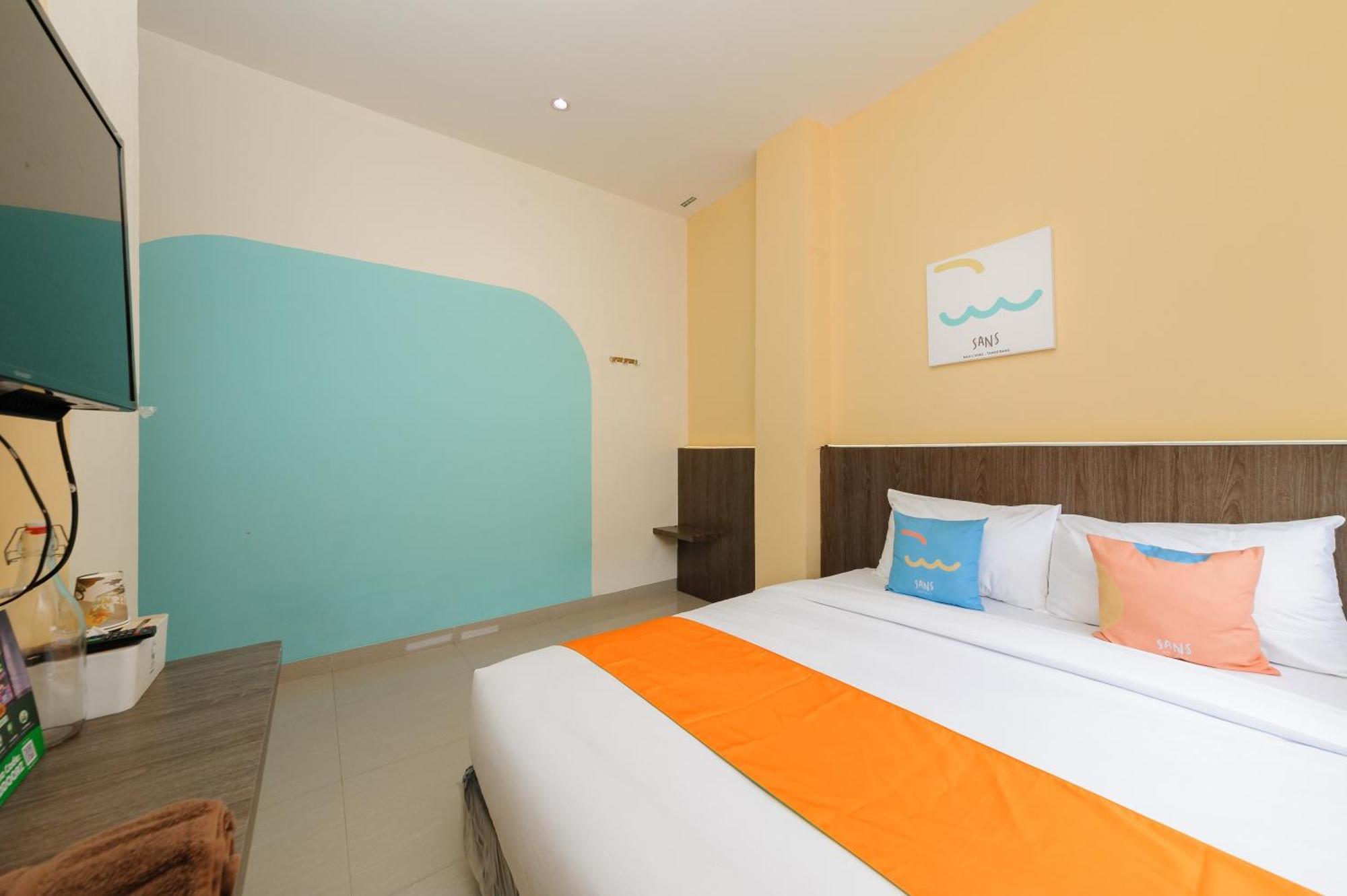 Sans Hotel Max Living Cengkareng Jakarta Bagian luar foto